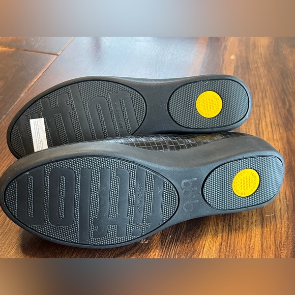 FitFlop Black Superskate Snake Embossed Leather Slip On Shoes Women’s 10 Comfort - Picture 9 of 11